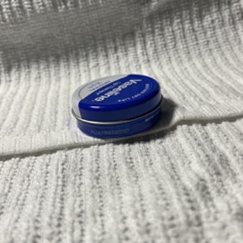 This is my favourite lip balm, I thought this original formula in this tin was unavaliable but I found one recently and it is just as good as I remember.